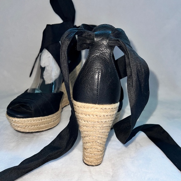 UGG Lucianna Black Tie-Up Wedge Size 8.5 - Picture 13 of 15